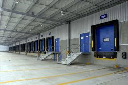 comprar Puerta industrial galvanizada de acero con motor AC 220V 240V 50 60Hz adecuado para grandes instalaciones industriales online manufacture