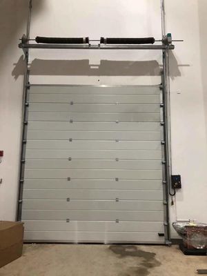 0.4mm Puertas seccionales industriales de acero galvanizado RAL9006 / RAL9002 Color