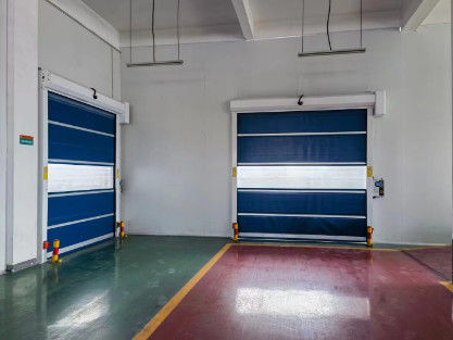 Puerta rápida industrial de contraformación y resistencia a la deformación 900N / 800N