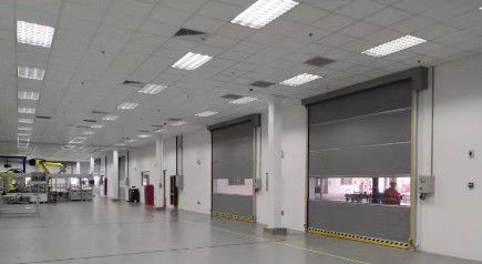 Puertas enrolladoras de tejido de PVC automáticas de acción rápida Puertas de rodillo industriales