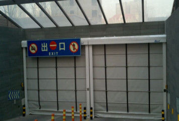 Puertas de tela de elevación vertical de color azul oscuro para la industria Aeropuertos Astilleros