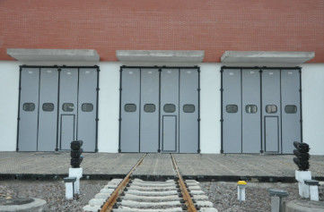 Puertas plegables industriales de acero galvanizado Puertas de estaciones de mantenimiento de la UEM ferroviaria