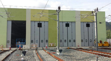 ISO 9001 Puertas plegables industriales automotrices Puerta de la estación de mantenimiento ferroviario