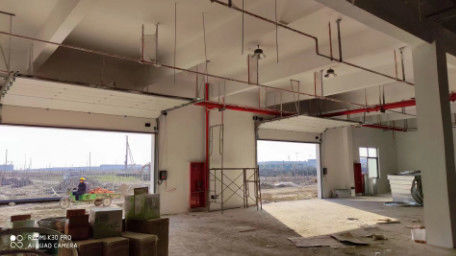 Puertas de garaje seccionales con acero galvanizado para fortaleza y durabilidad