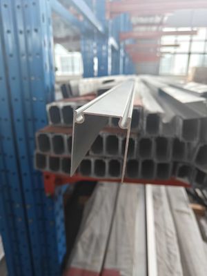 Puertas de garaje seccionales RAL9002 personalizadas con caja de control de interfaz de máquina humana