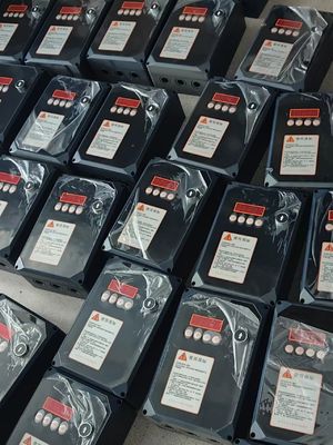 Puertas de garaje seccionales RAL9002 personalizadas con caja de control de interfaz de máquina humana
