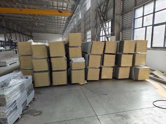Puertas de garaje seccionales con dispositivos de rotura de cuerda anti-primavera y anti-cables