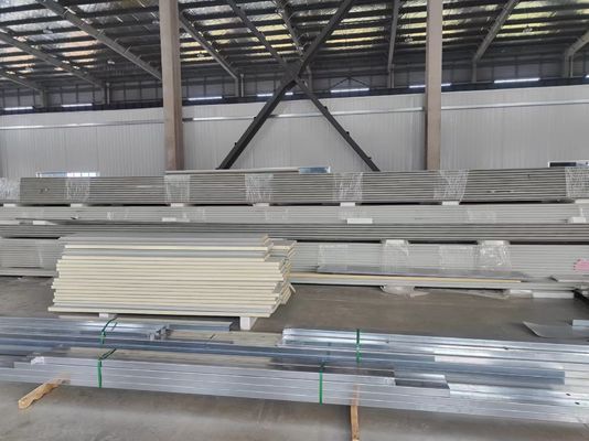 Puertas industriales seccionales de elevación rápida con motor de 380 V y aislamiento acústico de 26 dB