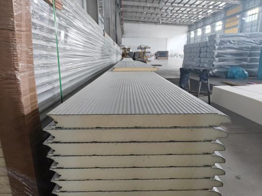 Operación eléctrica manual Puertas seccionales industriales personalizadas para garaje de almacén