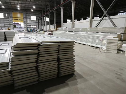 Puertas industriales seccionales de elevación rápida con motor de 380 V y aislamiento acústico de 26 dB