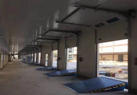 Nivelador de muelle hidráulico con superficie antideslizante perfecto para la seguridad de la bahía de carga