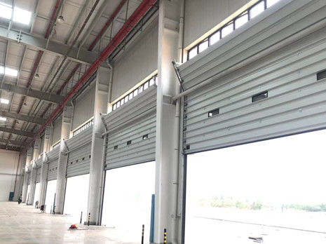 Puertas de garaje industriales Soluciones personalizadas duraderas y seguras
