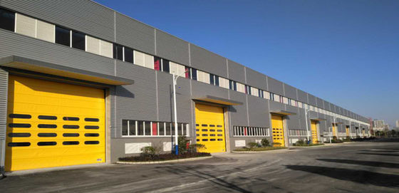 Puertas de tela de elevación vertical rápida de alta resistencia con revestimiento de PVC para la industria