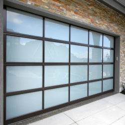 Aluminio aleación eléctrica durable deslizante por encima de la puerta de garaje de sección hogar hotel puerta de garaje de sección